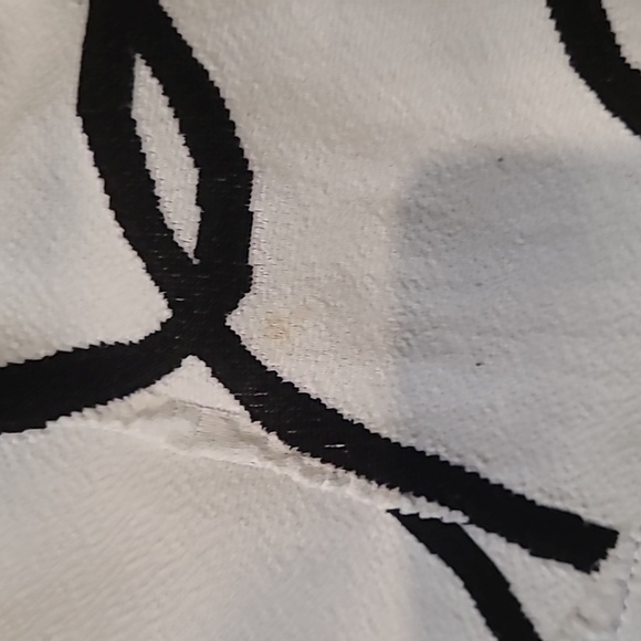 Women's size 12 jacket black and white knit - Picture 8 of 8